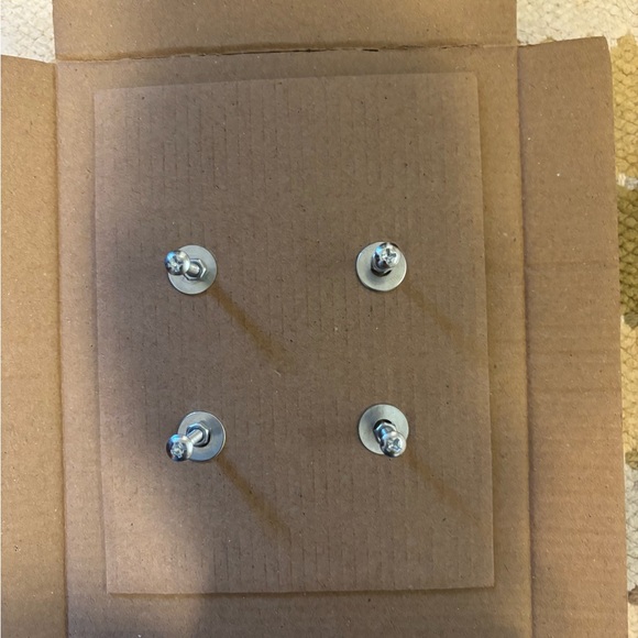 Max Studio Home Clear Crystal glass Knobs Set of 4 New - Picture 3 of 3